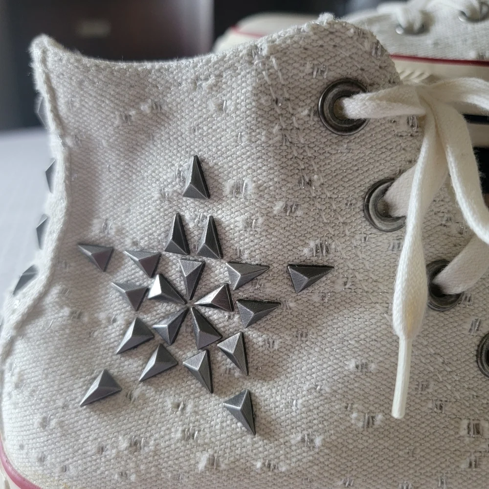 Converse White High-Top Sneakers with Star Design - Picture 4 of 7